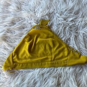 FASHION NOVA 💫yellow Triangle  Top 💫Size XS